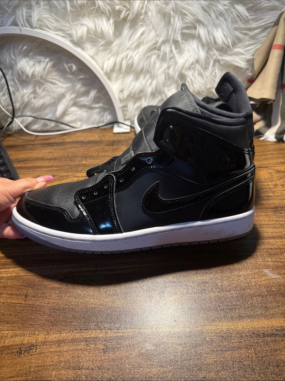 Nike Black and Purple High-Top Sneakers Air Jordan 1 Mid Se